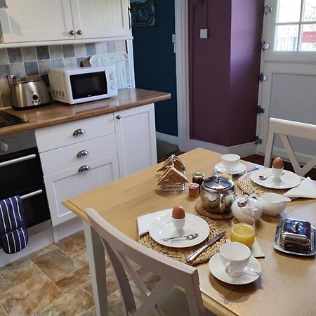 ברקון Top Floor At Cantref House מראה חיצוני תמונה